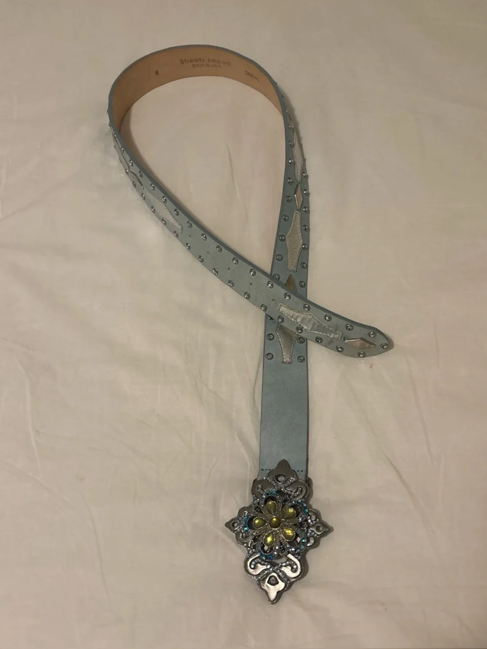 Women’s Streets Ahead Blue Silver Jeweled Buckle Leather Belt Size Medium 36676